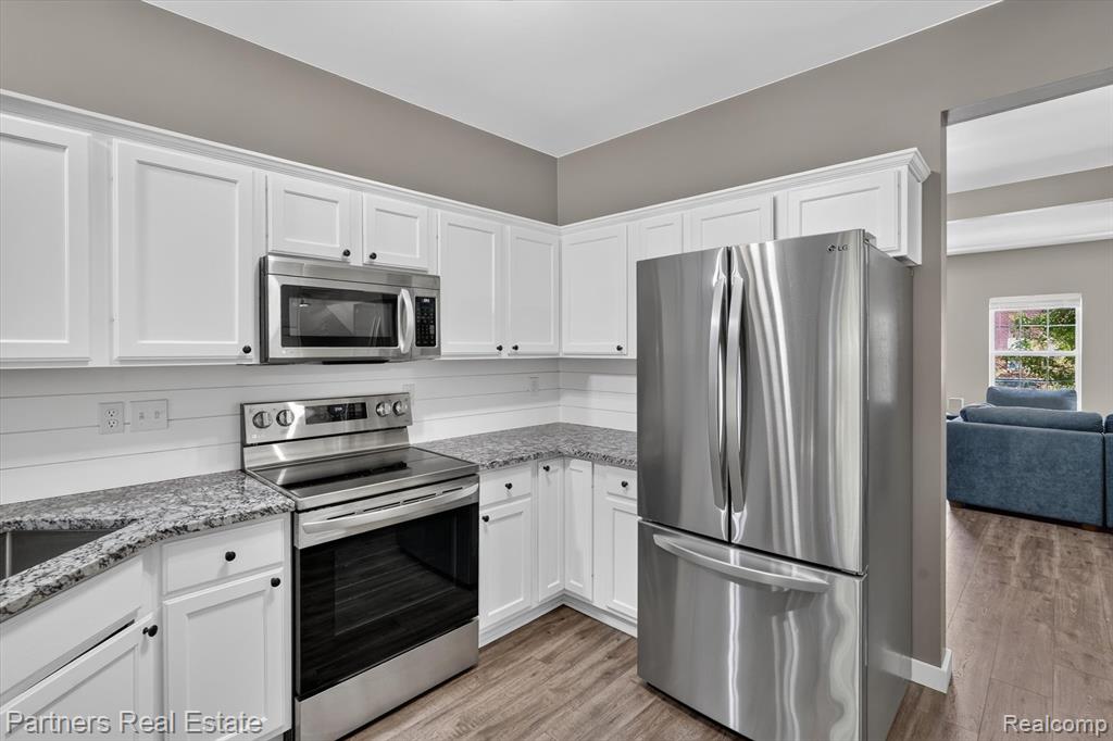 1617 Red Hickory Court, Howell, MI 48855 — Photo 14
