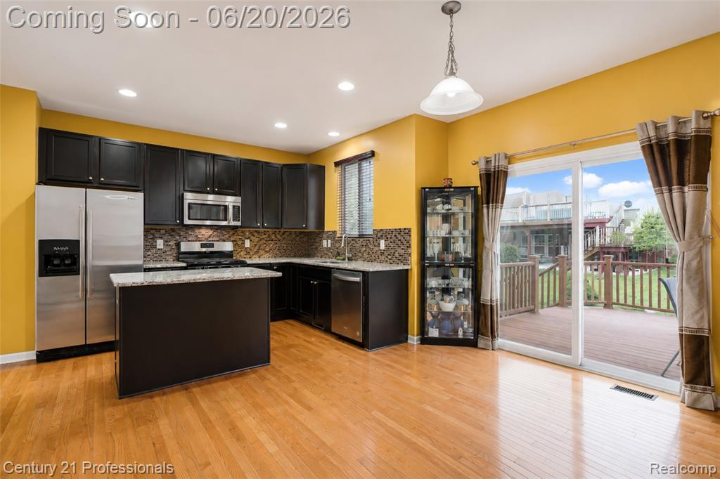45248 Bartlett Drive, Novi, MI 48377 — Photo 21