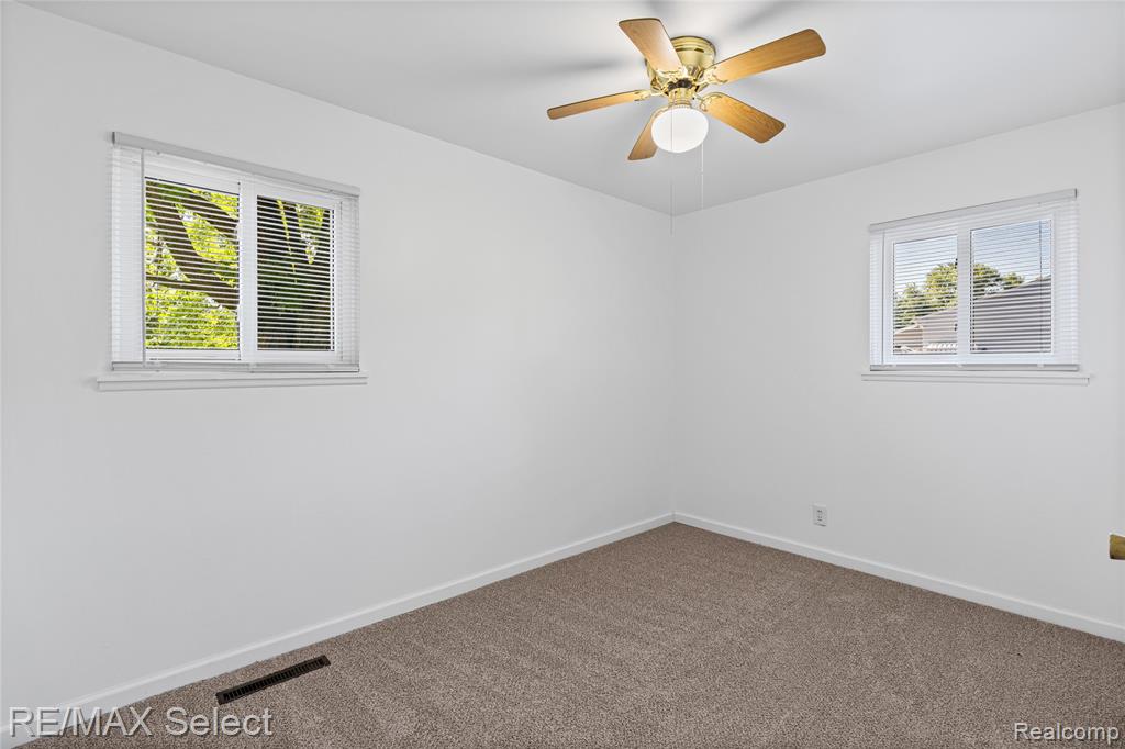 4075 Bristolwood Drive, Flint, MI 48507 — Photo 36