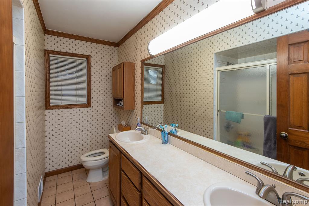 6226 GOLFVIEW Drive, Burton, MI 48509 — Photo 58