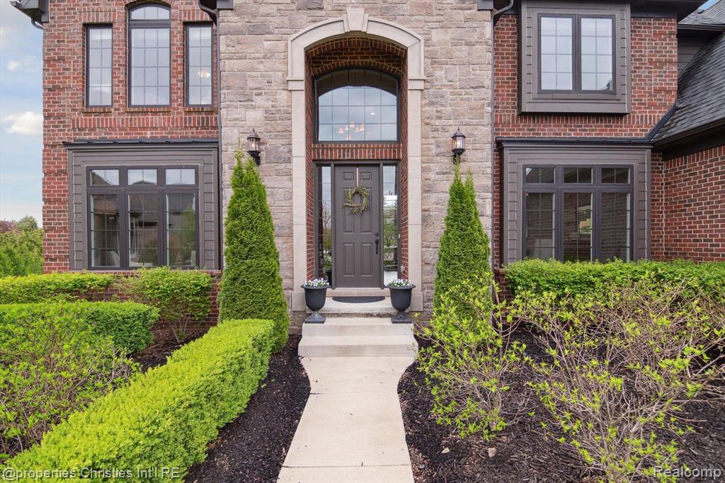 47660 WALES, Northville, MI 48167 — Photo 5