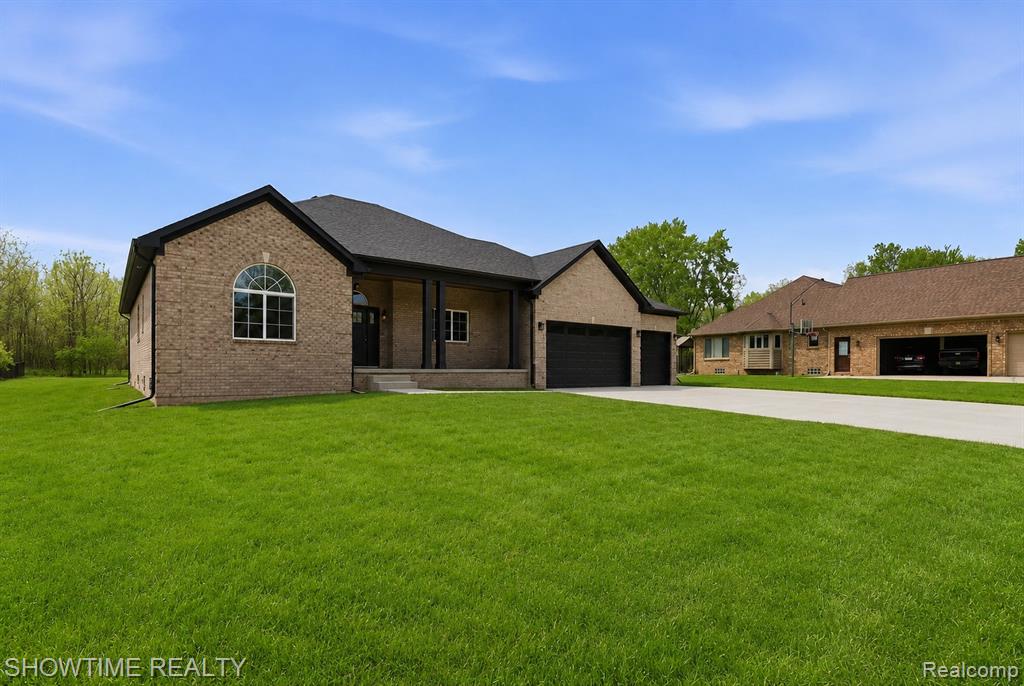 68125 Lake Angela Drive, Richmond, MI 48062 — Photo 2