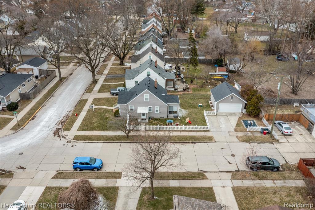 609 E Baker Avenue, Clawson, MI — Photo 32