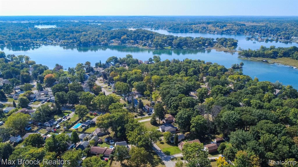 4120 Lotus Drive, Waterford, MI 48329 — Photo 44