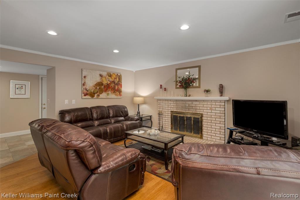 5778 NEW MEADOW Drive, Ypsilanti, MI 48197 — Photo 7