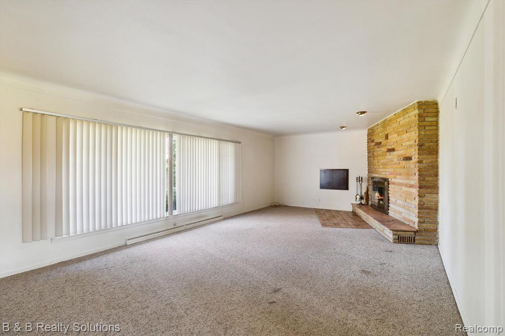 5225 LAKE PLEASANT Road, North Branch, MI 48461 — Photo 9