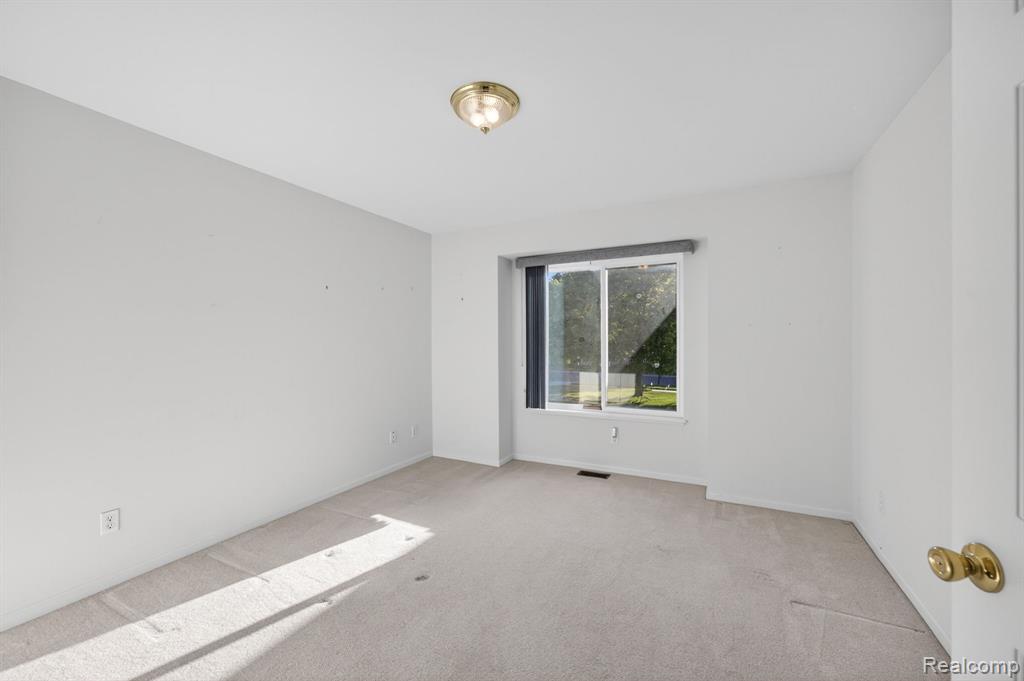 100 Aberdeen Drive, 36, Flushing, MI 48433 — Photo 29