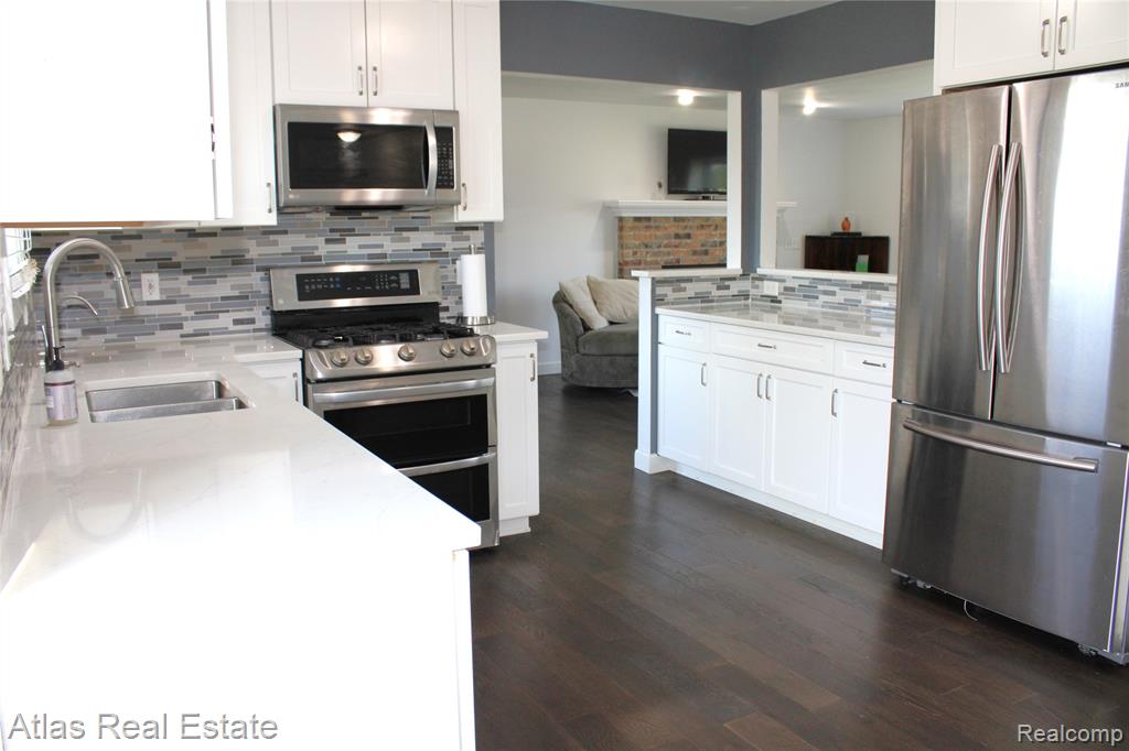 11193 Linda Kay, Goodrich Vlg, MI — Photo 19