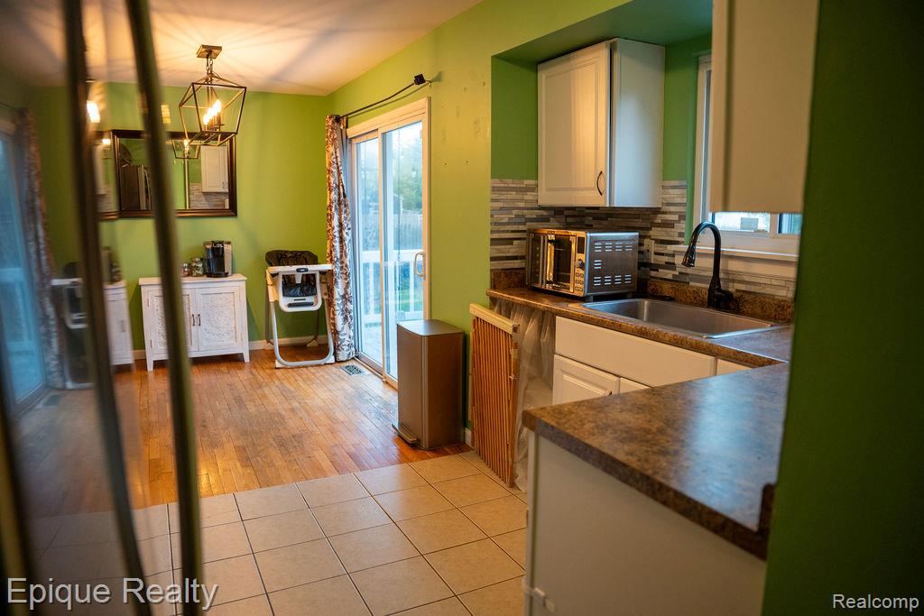 4505 Old Carriage Road, Flint, MI 48507 — Photo 31