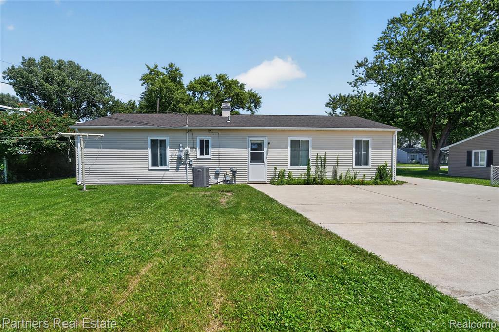 6134 Stephen, Brighton, MI 48116 — Photo 36