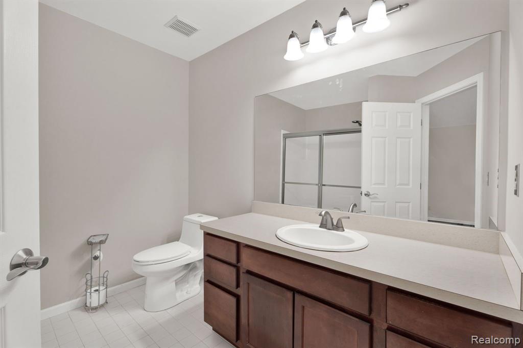 42849 Richmond Drive, Sterling Heights, MI 48313 — Photo 29