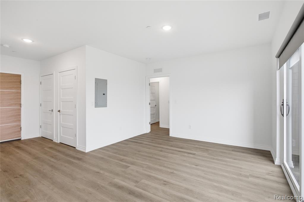 166 Oak st Street, Wyandotte, MI, 48192