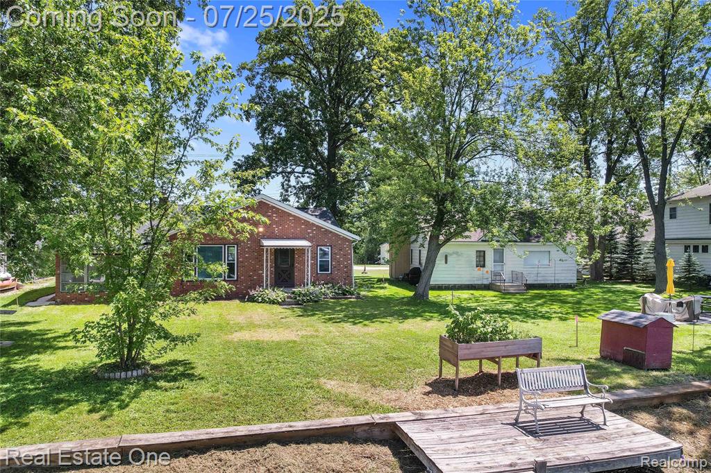 8802 Riverside Drive, Brighton, MI 48116 — Photo 2