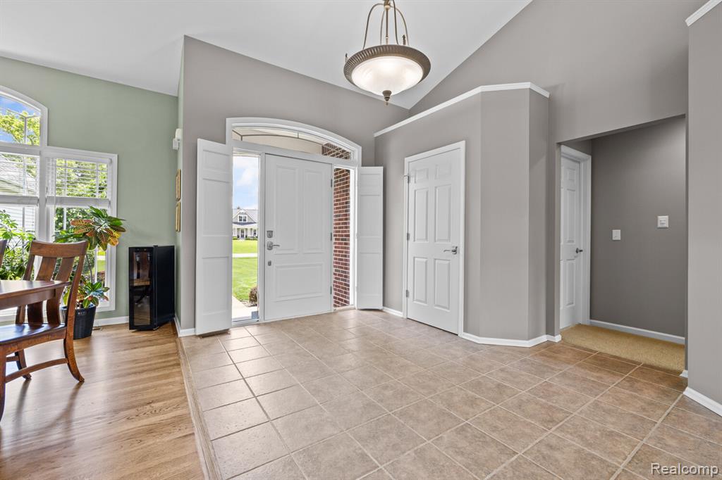 1131 Thorn Ridge Drive, Howell, MI 48843 — Photo 3