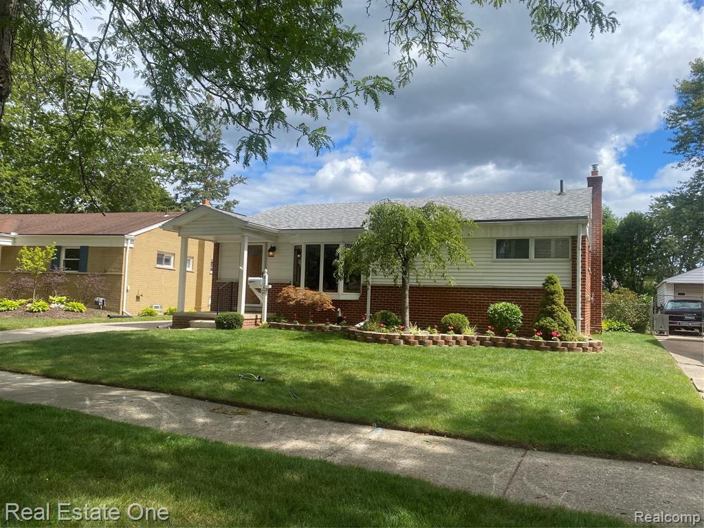 8262 Roselawn Street, Westland, MI — Photo 11