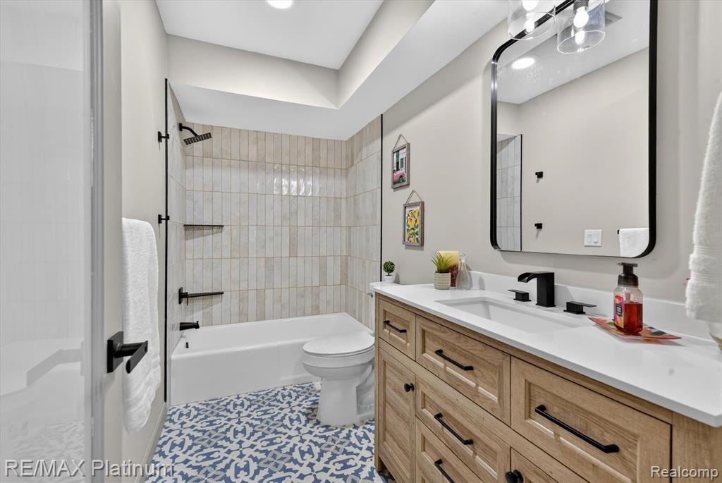 32 Haverhill Court, Ann Arbor, MI 48105 — Photo 6