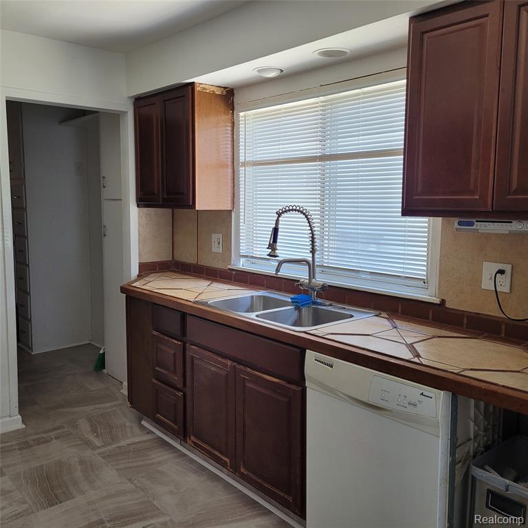 5863 Westpoint Street, Taylor, MI 48180 — Photo 10