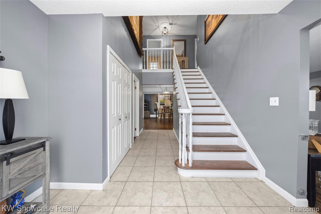 6144 Venice Drive, Commerce Twp, MI 48382 — Photo 5