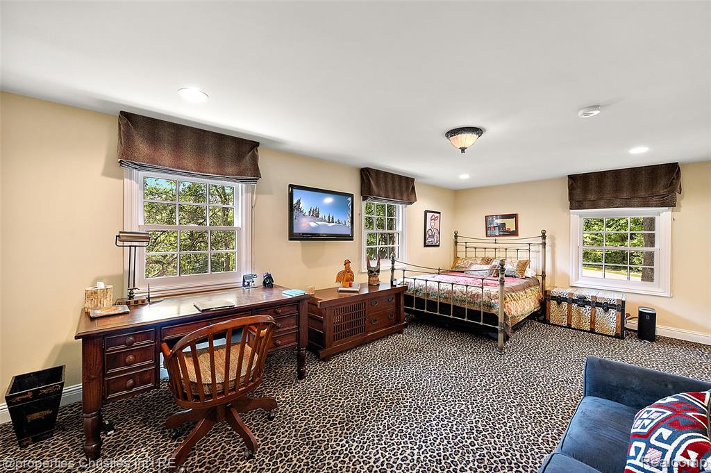 950 E Glengarry Circle, Bloomfield Hills, MI 48301 — Photo 43