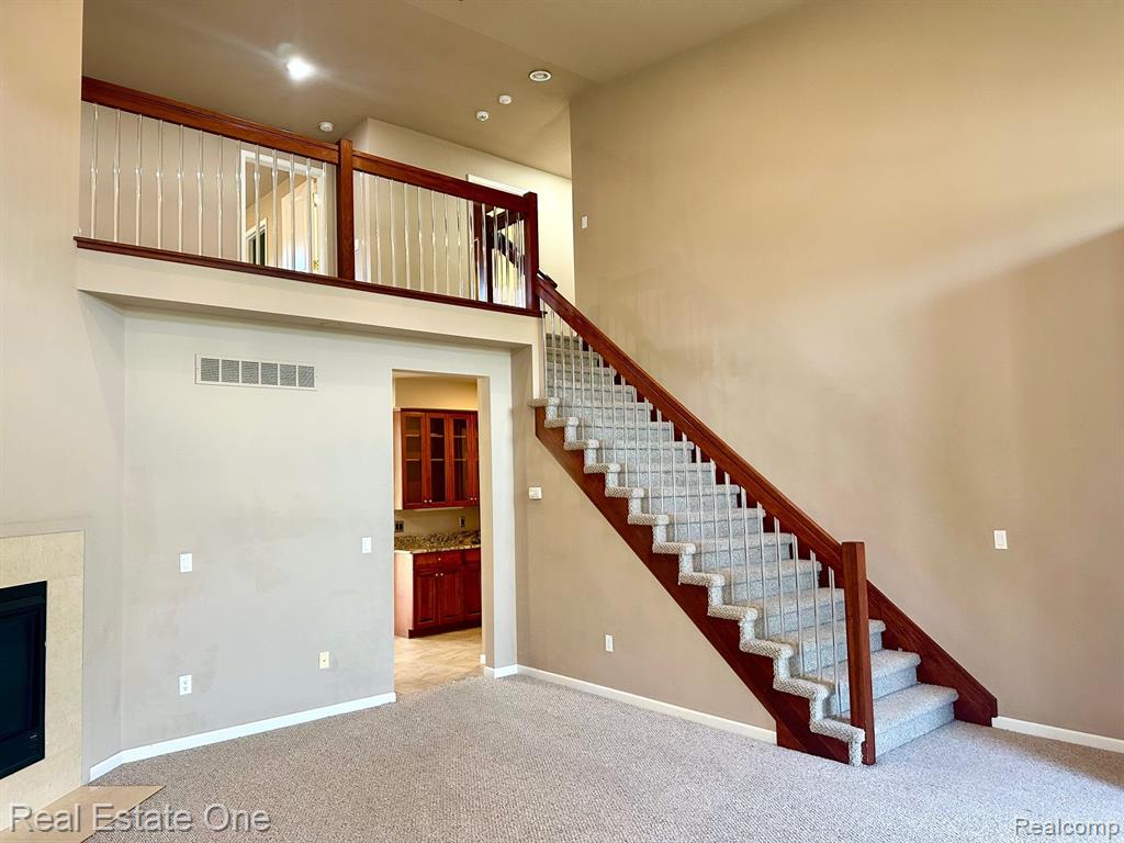 969 Grand Vista Court, Troy, MI 48085 — Photo 2