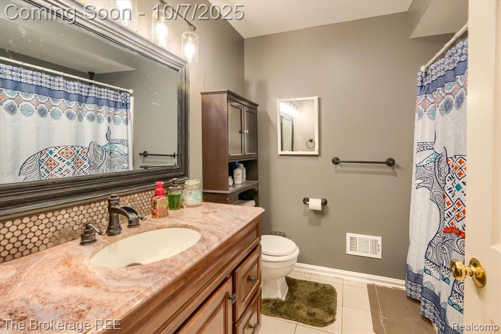 4950 Iroquois Boulevard, Clarkston, MI 48348 — Photo 22