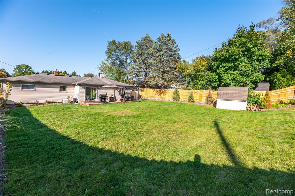 6665 LAURELTON, Clarkston, MI — Photo 36