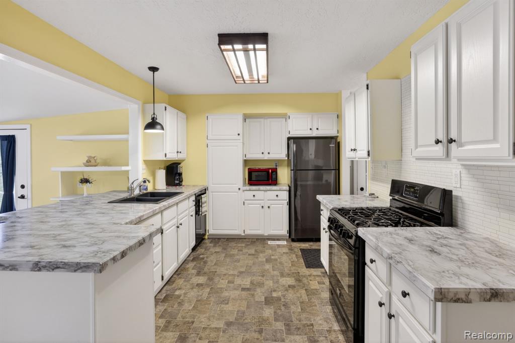 6401 N Webster Road, Mount Morris, MI 48458 — Photo 12