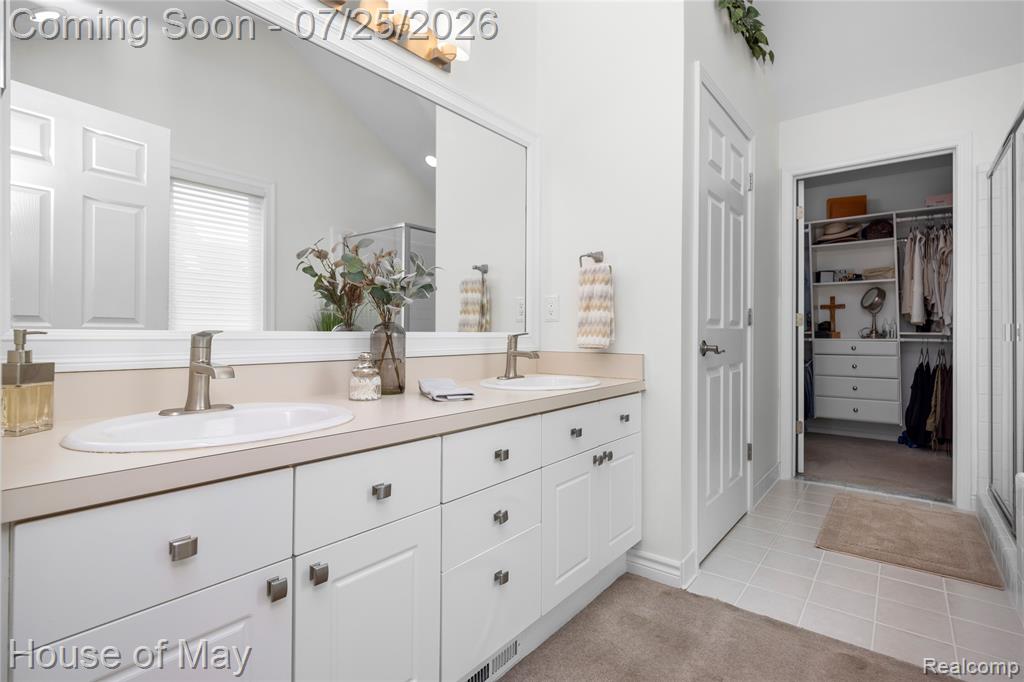 2082 Sandlewood Drive, White Lake, MI 48383 — Photo 57