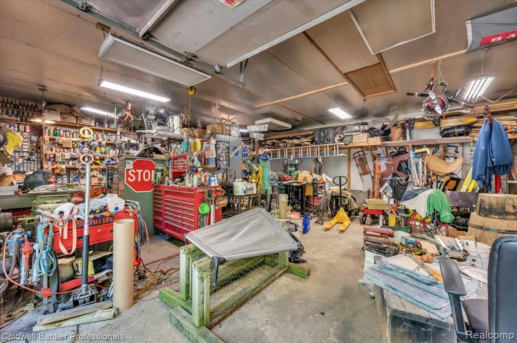 1325 Elkhorn Lake Road, Lake Orion, MI 48362 — Photo 48