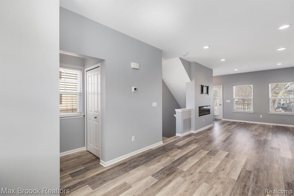 540 PARKDALE Lane, 72, Ferndale, MI 48220 — Photo 11