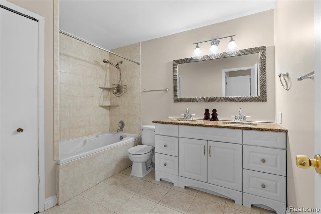5428 Hammersmith Drive, West Bloomfield, MI — Photo 22