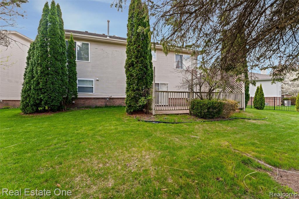 4721 Carrington Drive, Rochester, MI 48306 — Photo 37