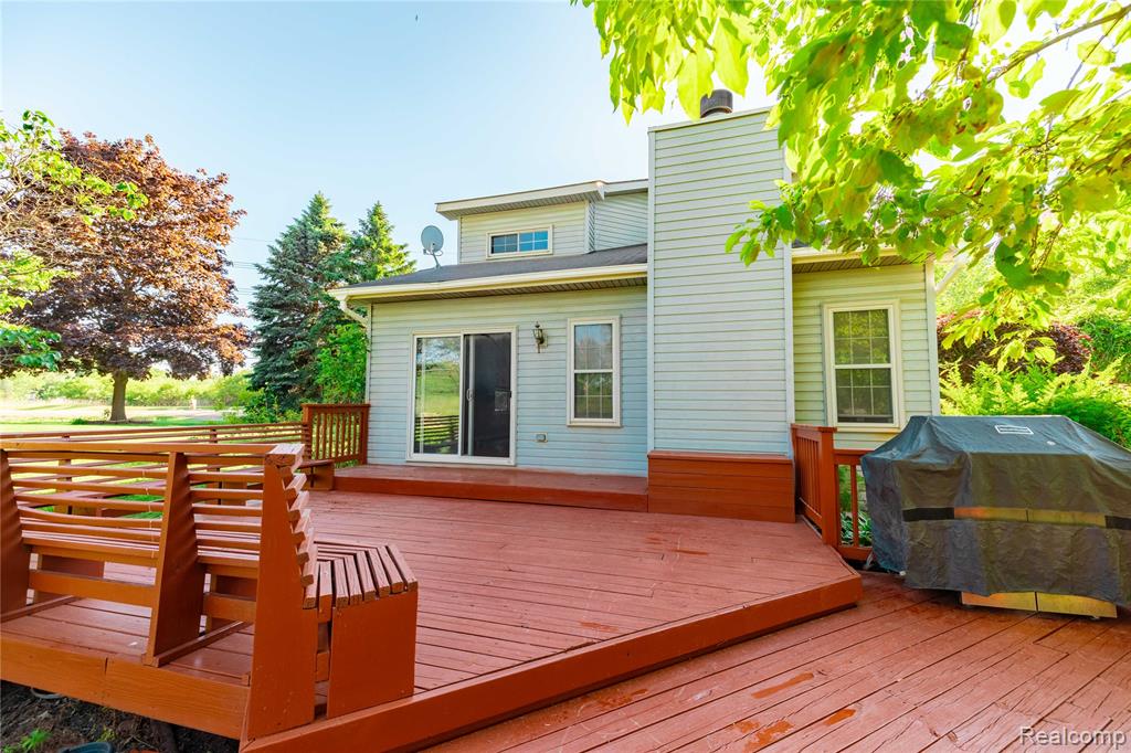 751 Lochaven Road, Waterford, MI 48327 — Photo 32