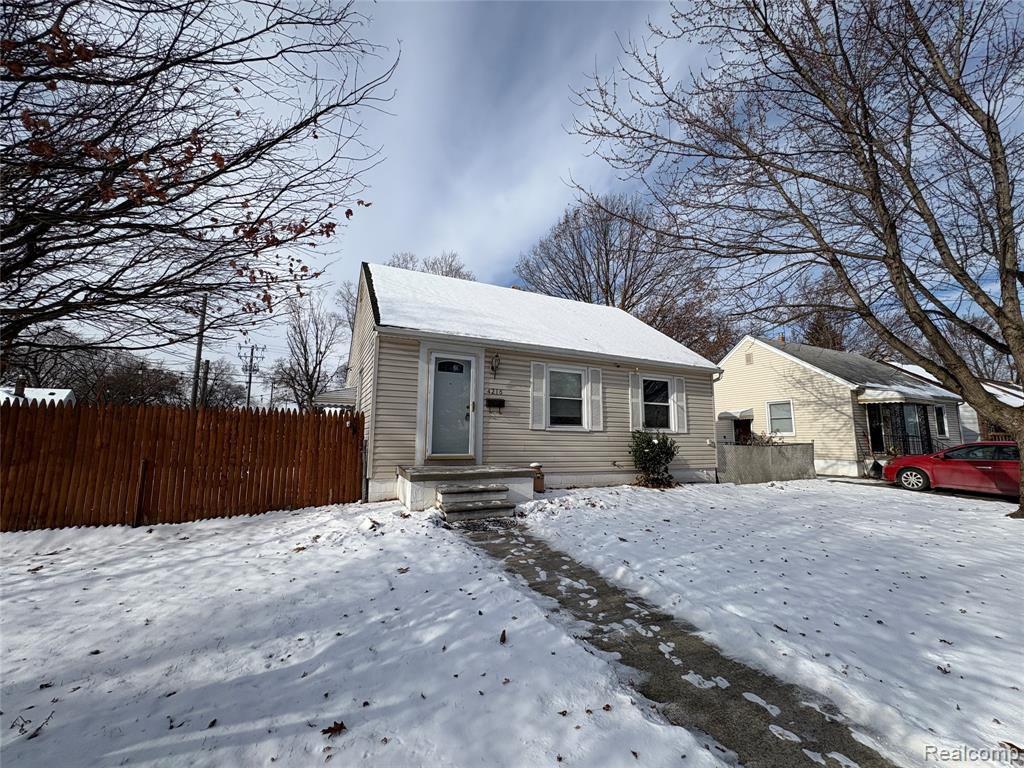 4216 Syracuse Street, Dearborn Heights, MI 48125 — Photo 2