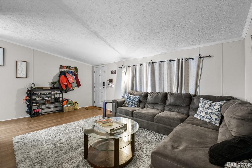2330 CHARTER OAK Court, Newport, MI 48166 — Photo 5