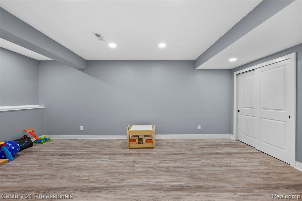 2083 Findley Circle, Lake Orion, MI — Photo 42