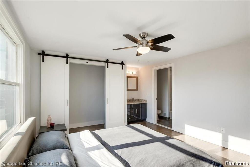 642 W 11 MILE Road, Royal Oak, MI 48067 — Photo 16