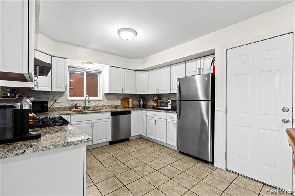 4724 S TUXEDO Drive, Warren, MI 48092 — Photo 6