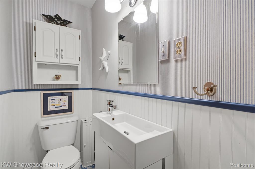 2071 Dorothea Road, Berkley, MI 48072 — Photo 22