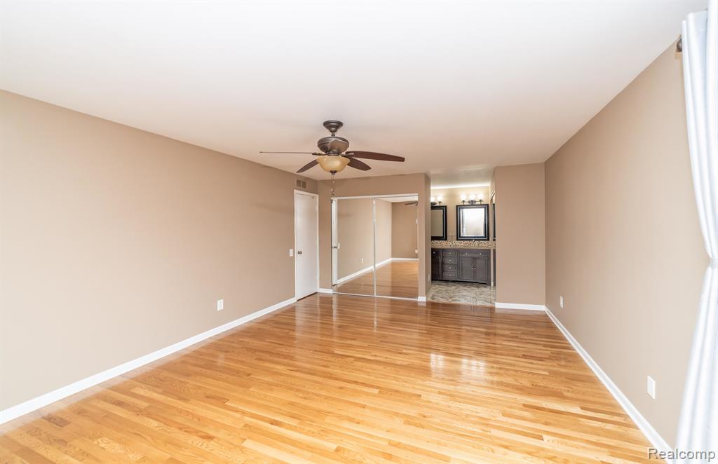 5628 WARRENSHIRE Drive, West Bloomfield, MI — Photo 39