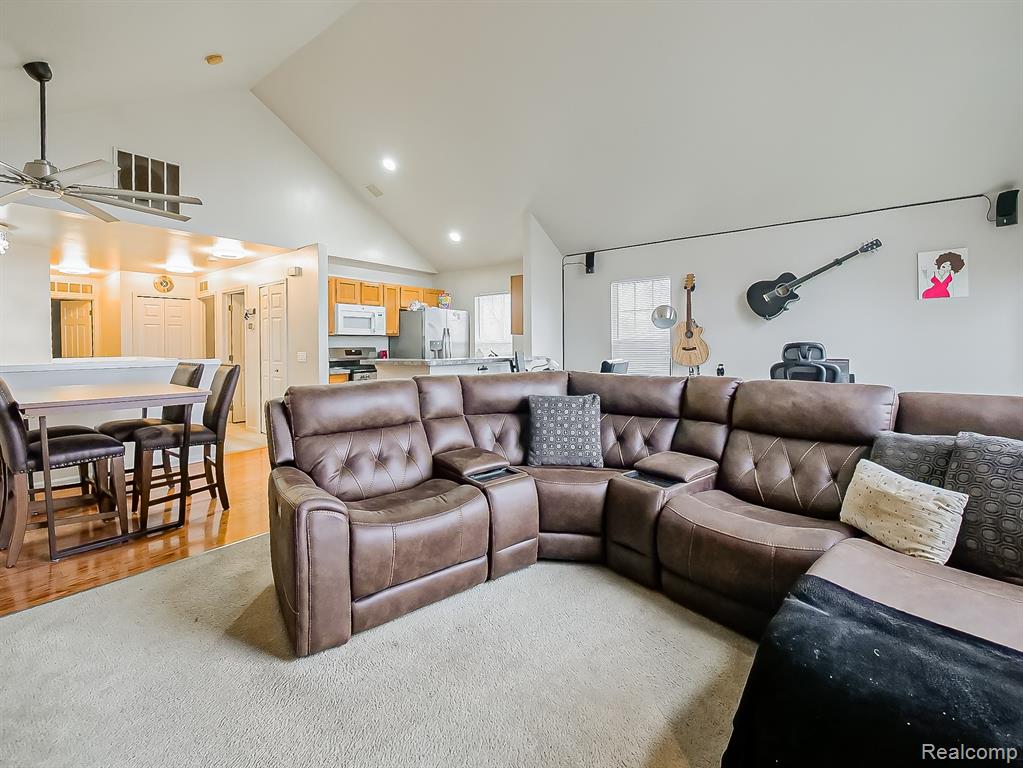 23461 Williamsburg Circle, Woodhaven, MI 48183 — Photo 5