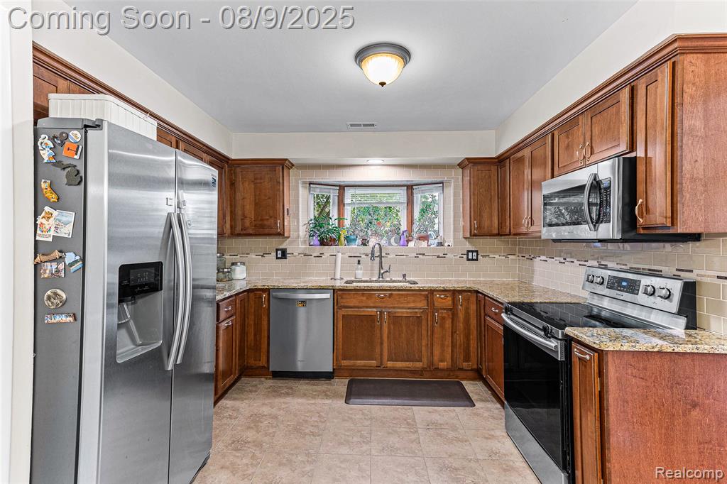 42579 Collingham Court, Canton, MI 48187 — Photo 4