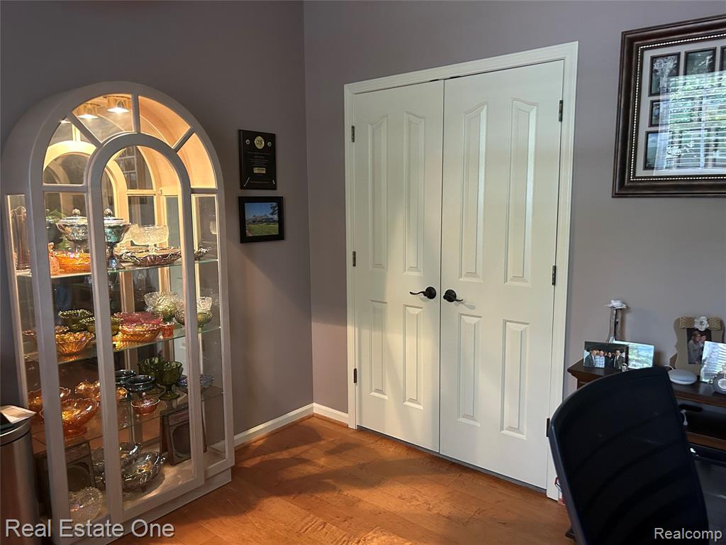 748 KNOLLS LANDING Drive, Milford, MI 48381 — Photo 41