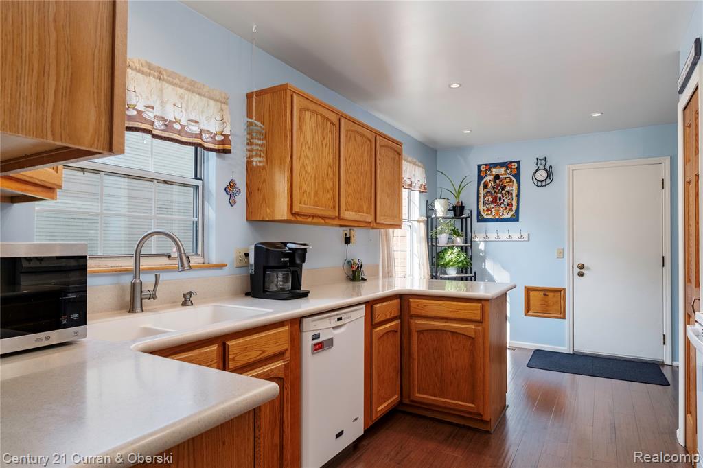 44976 Yorkshire Drive, Novi, MI — Photo 10