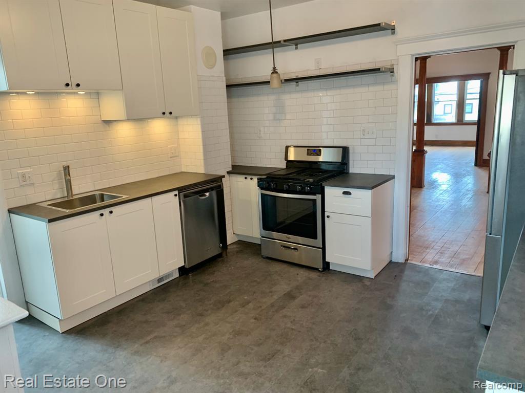 2454 Florian Street, Hamtramck, MI 48212 — Photo 40