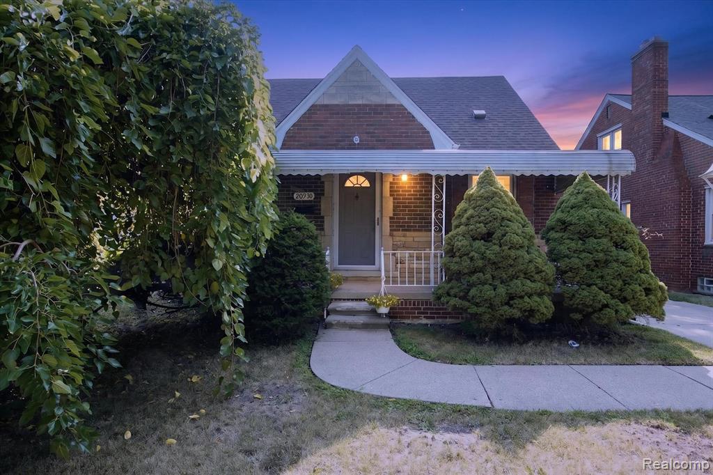 20930 Redmond Avenue, Eastpointe, MI 48021