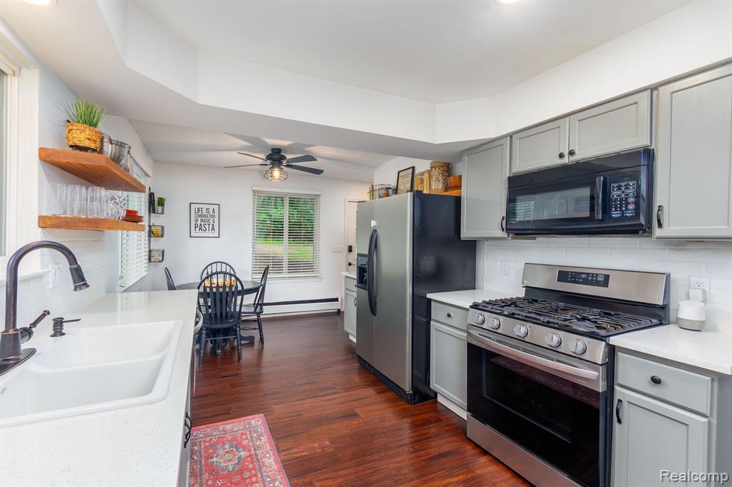 4885 WALKER Drive, Brighton, MI 48114 — Photo 9