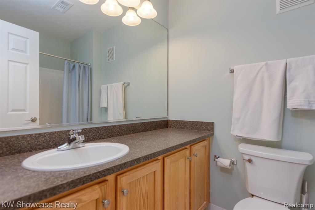 6200 ADDINGTON Drive, Commerce Twp, MI 48390 — Photo 10