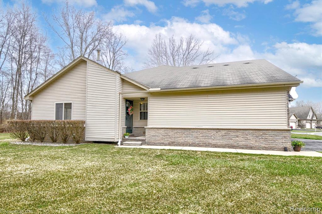 17430 N LUCILLE Circle, New Boston, MI 48164 — Photo 2