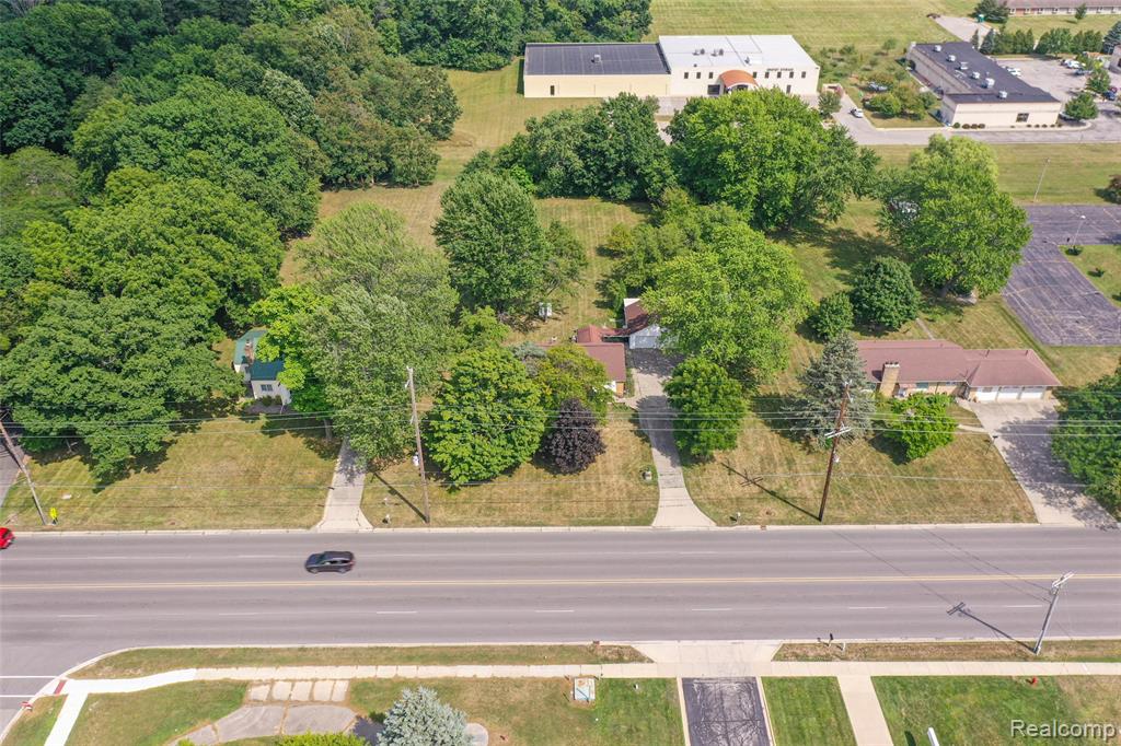 430 N Center Road, Saginaw, MI 48638 — Photo 31
